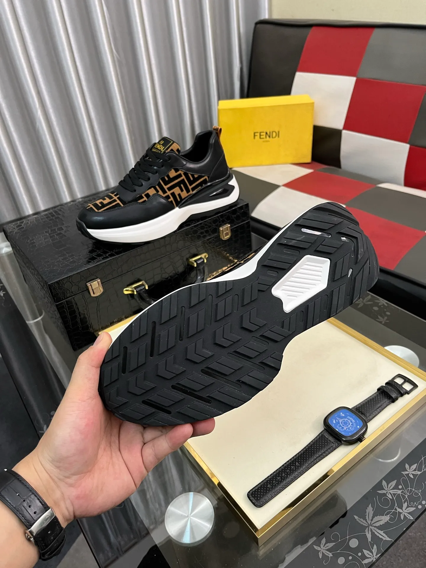 Men's Men's Shoes💰458⌚️⌚️[Fendi] Fendi's latest casual shoes for men! Available at counters simultaneously! A one-to-one replica of the original. All imported official website one-to-one cowhide fabric. The interior is made of top-grade sheepskin, and the original factory-supplied rubber outsole is used. Leading new fashion concepts. Matching code: 38-44. 4️⃣colors available